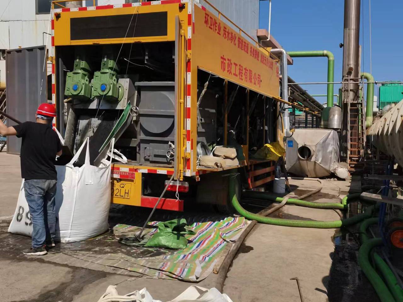 徐汇淤泥压干处理